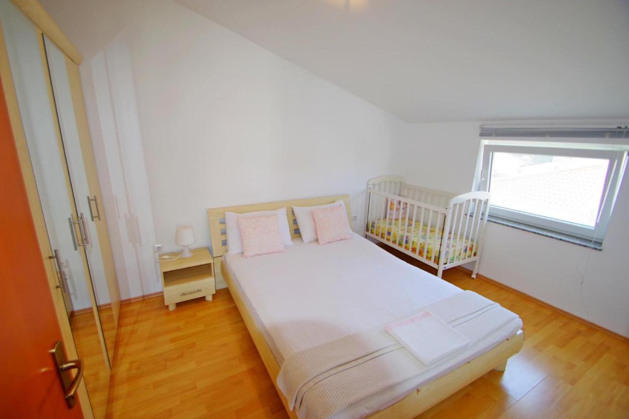 Holiday Apartment Sky, ميدولين المظهر الخارجي الصورة