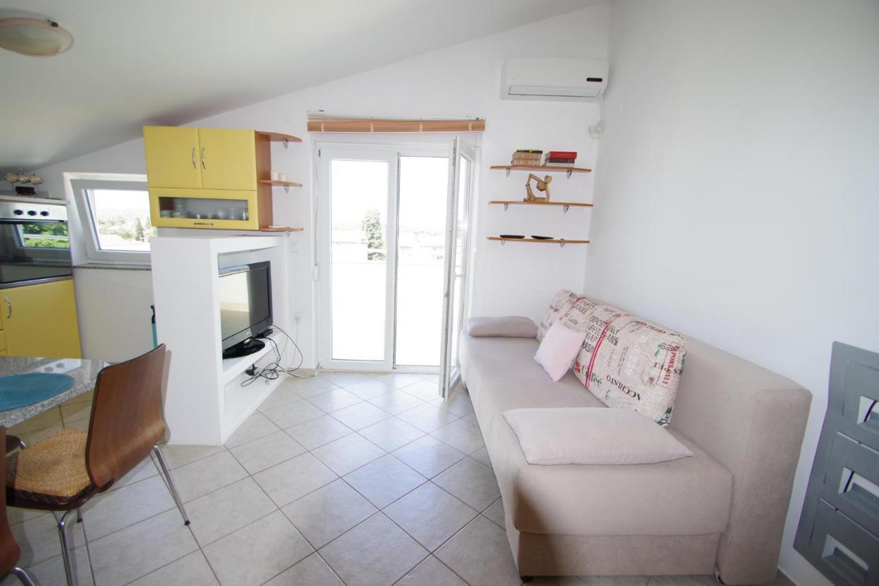 Holiday Apartment Sky, ميدولين المظهر الخارجي الصورة