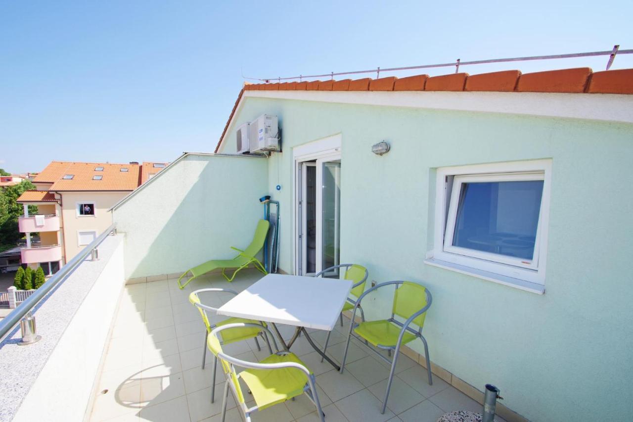 Holiday Apartment Sky, ميدولين المظهر الخارجي الصورة